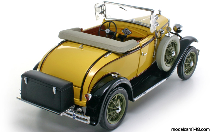 1931 - Ford Roadster (Model A) Motor City Classic 1/18 (Жёлтый / Чёрный) Задняя правая сторона