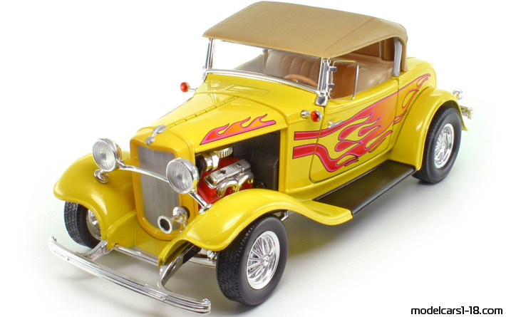 1932 - Ford Roadster (Model B) Road Legends 1/18 (Жёлтый) Передняя левая сторона