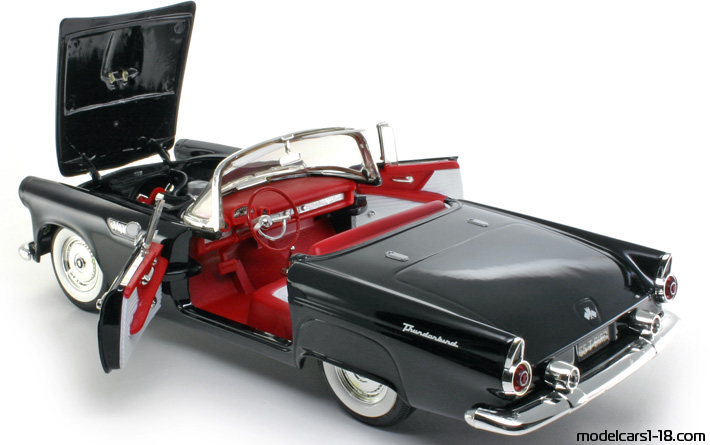 1956 - Ford Thunderbird Revell 1/18 (Чёрный) Открывающиеся части