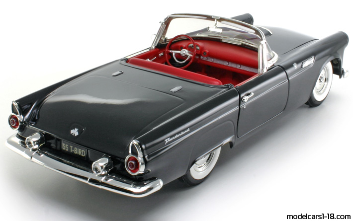 1956 - Ford Thunderbird Revell 1/18 (Чёрный) Задняя правая сторона