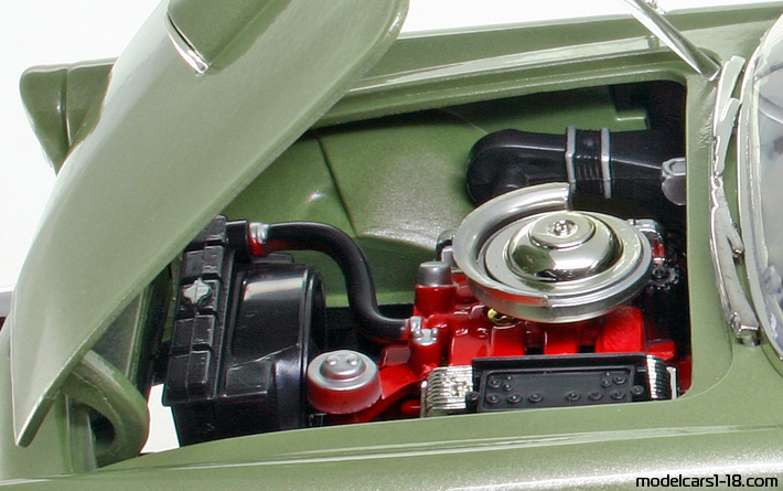 1956 - Ford Thunderbird Motor Max 1/18 (Коричневый / Белый) Двигатель