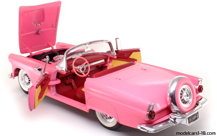 1956 - Ford Thunderbird Revell 1/18 (Розовый) Открывающиеся части