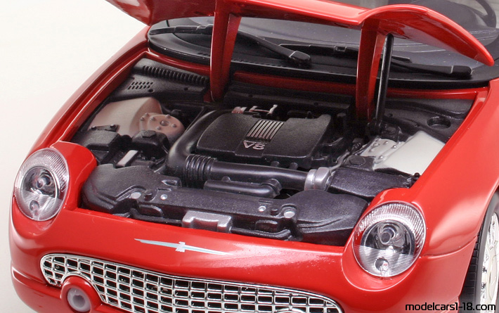 2003 - Ford Thunderbird Beanstalk 1/18 (Kрасный) Двигатель