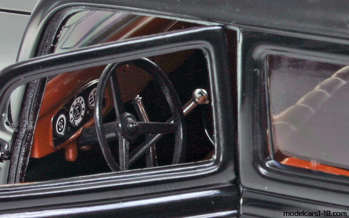 1934 - Ford V8 Police Solido 1/19 (Чёрный) Интерьер панель приборов