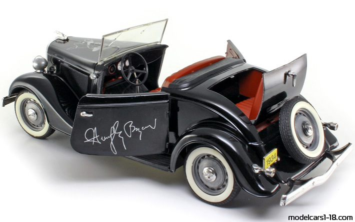 1934 - Ford V8 Roadster Solido 1/19 (Чёрный) Открывающиеся части