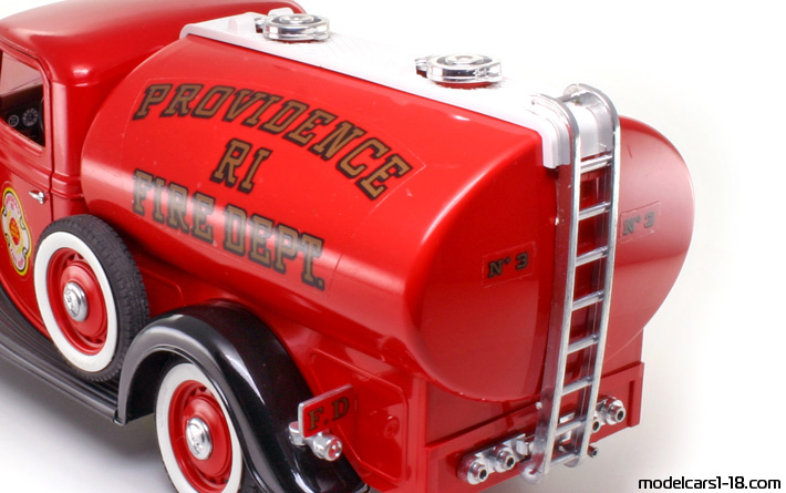 1936 - Ford V8 Tanker Solido 1/19 (Kрасный / Чёрный) Багажник / Поднимающиеся фары