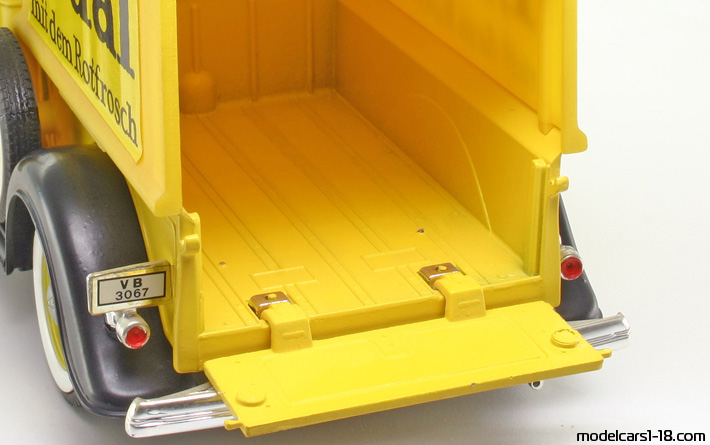 1936 - Ford V8 Solido 1/19 (Жёлтый / Чёрный) Багажник / Поднимающиеся фары