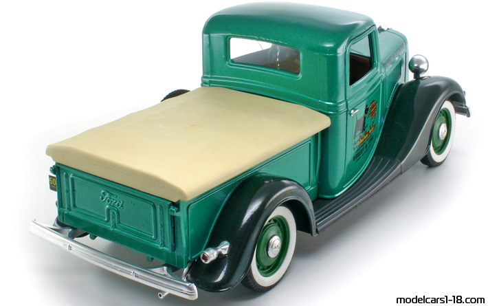 1936 - Ford V8 Solido 1/19 (Зелёный / Чёрный) Задняя правая сторона