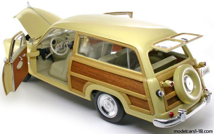 1949 - Ford Woody Motor City Classic 1/18 (Жёлтый) Открывающиеся части