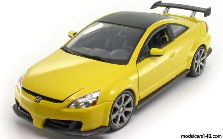 2002 - Honda Accord Custom Tunner Motor Max 1/18 (Жёлтый / Чёрный) Передняя левая сторона