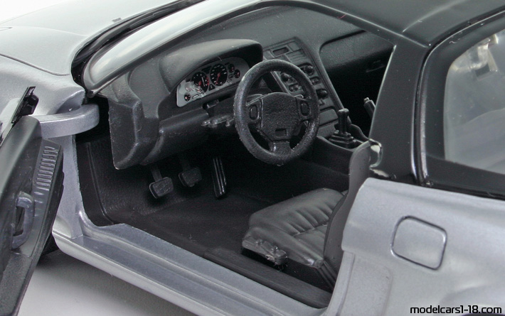 1990 - Honda NSX Revell 1/18 (Серебристый / Чёрный) Интерьер панель приборов