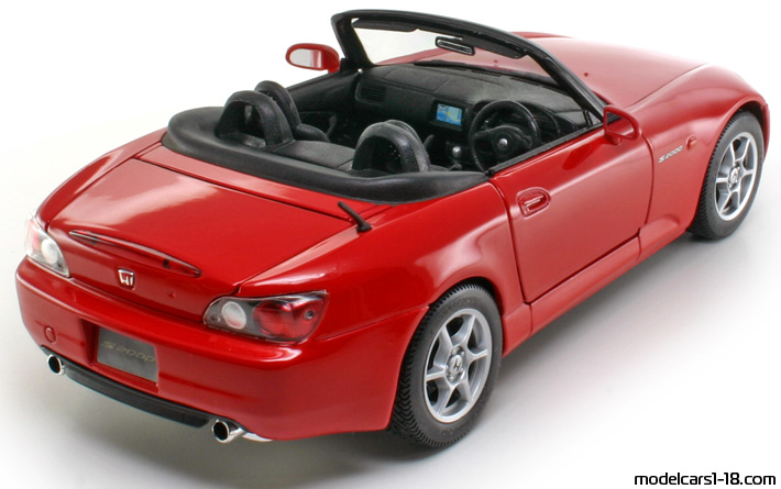 1999 - Honda S2000 Maisto 1/18 (Kрасный) Задняя правая сторона