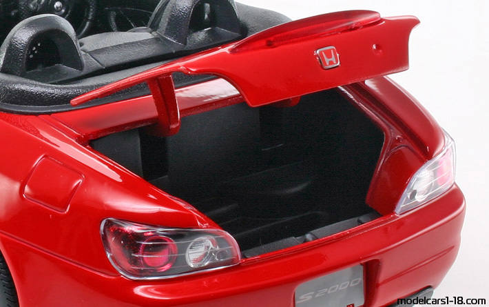 1999 - Honda S2000 Welly 1/18 (Kрасный) Багажник / Поднимающиеся фары