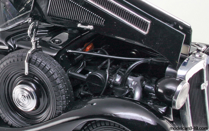 1939 - Horch 930V Ricko 1/18 (Чёрный) Багажник / Поднимающиеся фары