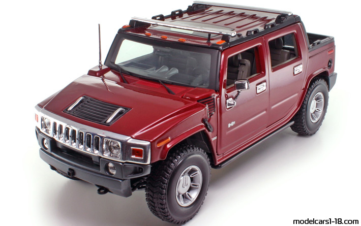 2002 - Hummer H2 Maisto 1/18 (Kрасный) Передняя левая сторона