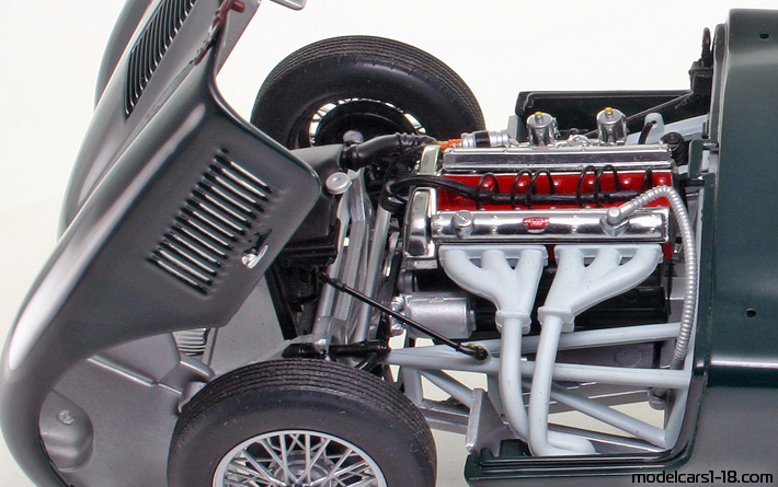 1951 - Jaguar C-Type AutoArt 1/18 (Зелёный) Двигатель