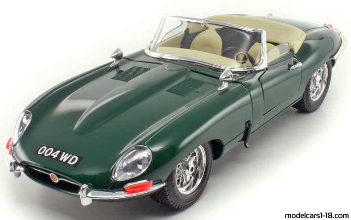 1961 - Jaguar E-Type Bburago 1/18 (Green) Передняя левая сторона