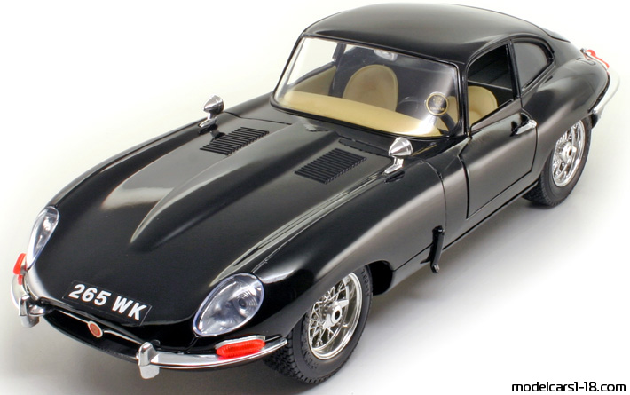 1961 - Jaguar E-Type Bburago 1/18 (Серебристый) Передняя левая сторона