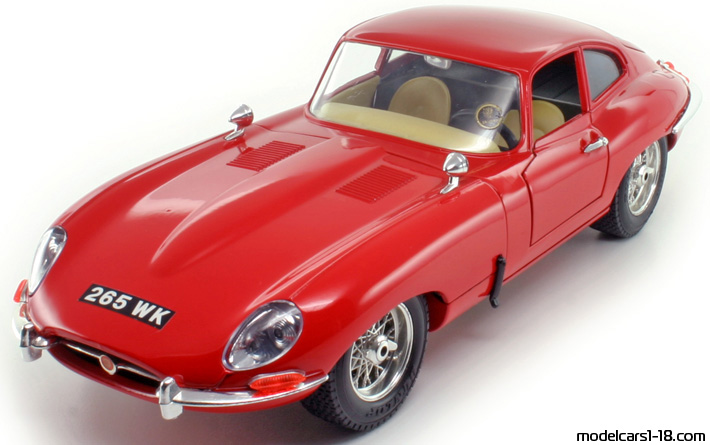 1961 - Jaguar E-Type Bburago 1/18 (Red) Передняя левая сторона