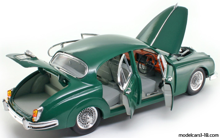1959 - Jaguar Mark II Bburago 1/18 (Зелёный) Открывающиеся части