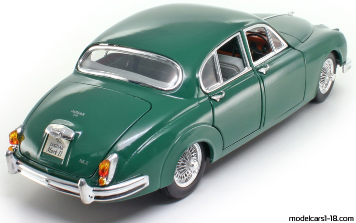 1959 - Jaguar Mark II Bburago 1/18 (Зелёный) Задняя правая сторона