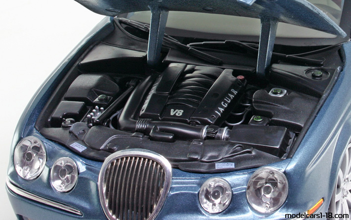 1999 - Jaguar S-Type Maisto 1/18 (Синий) Двигатель
