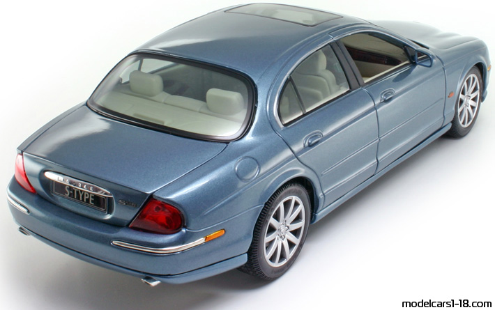 1999 - Jaguar S-Type Maisto 1/18 (Синий) Задняя правая сторона