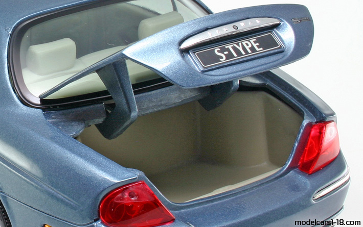 1999 - Jaguar S-Type Maisto 1/18 (Синий) Багажник / Поднимающиеся фары