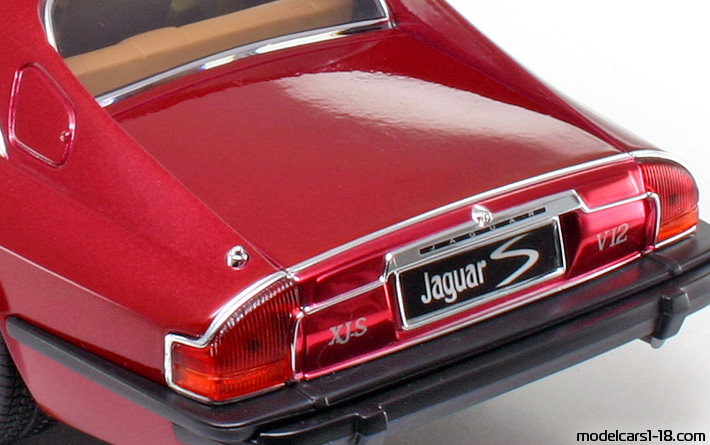 1975 - Jaguar XJ-S Road Signature 1/18 (Kрасный) Багажник / Поднимающиеся фары