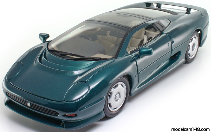 1992 - Jaguar XJ220 Maisto 1/18 (Kрасный) Передняя левая сторона