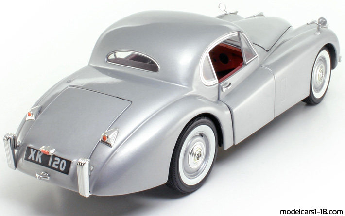 1949 - Jaguar XK120 Signature Models 1/18 (Серебристый) Задняя правая сторона