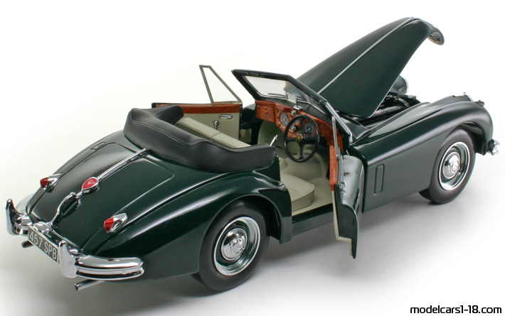 1955 - Jaguar XK140 Drophead Sun Star 1/18 (Зелёный) Открывающиеся части