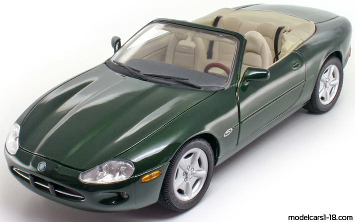 1996 - Jaguar XK8 Maisto 1/18 (Зелёный) Передняя левая сторона