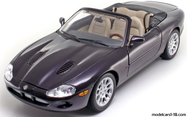 2000 - Jaguar XKR Maisto 1/18 (Коричневый) Передняя левая сторона