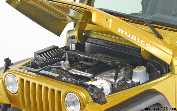 2003 - Jeep Wrangler Rubicon Maisto 1/18 (Жёлтый) Двигатель