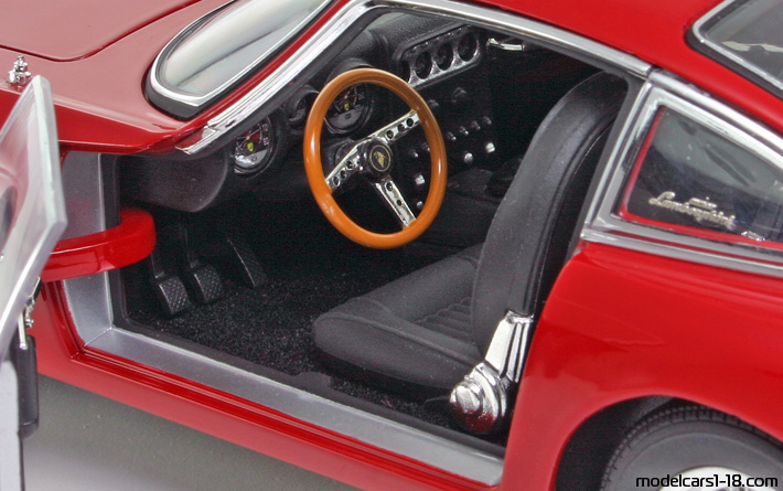 1964 - Lamborghini 350 GT Ricko 1/18 (Kрасный) Интерьер панель приборов