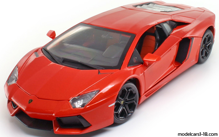 2011 - Lamborghini Aventador LP700-4 Bburago 1/18 (Kрасный) Передняя левая сторона