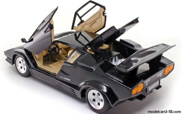 1987 - Lamborghini Countach LP5000 QV Polistil 1/18 (Чёрный) Открывающиеся части