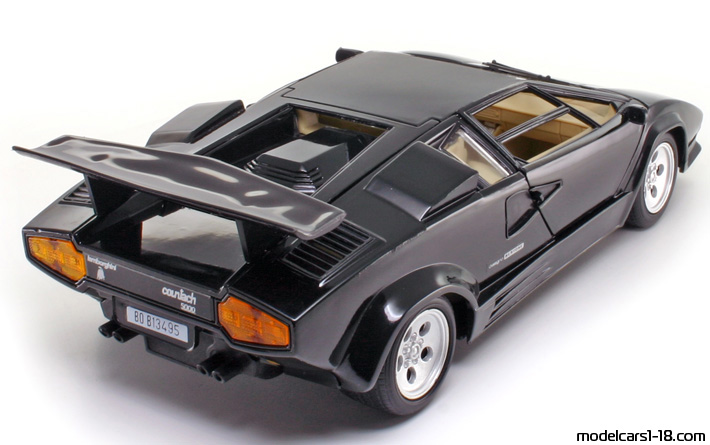 1987 - Lamborghini Countach LP5000 QV Polistil 1/18 (Чёрный) Задняя правая сторона