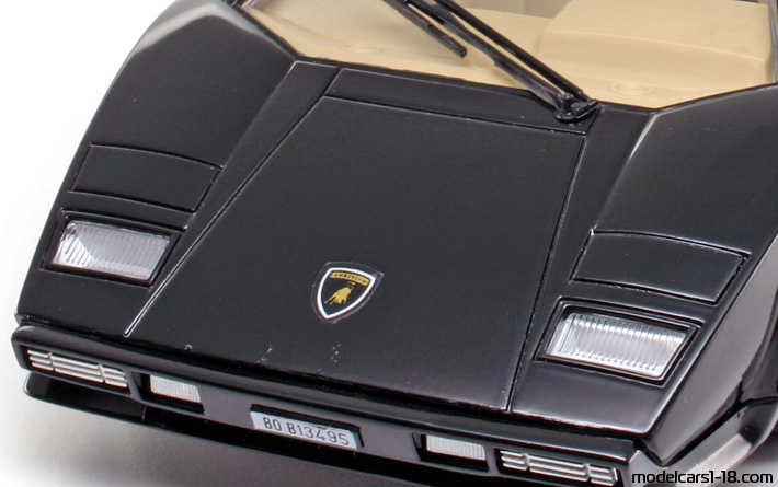 1987 - Lamborghini Countach LP5000 QV Polistil 1/18 (Чёрный) Багажник / Поднимающиеся фары