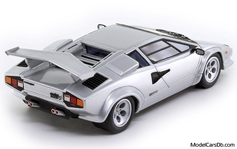 1982 - Lamborghini Countach LP5000 S Looksmart 1/43 (Серебристый) Задняя правая сторона