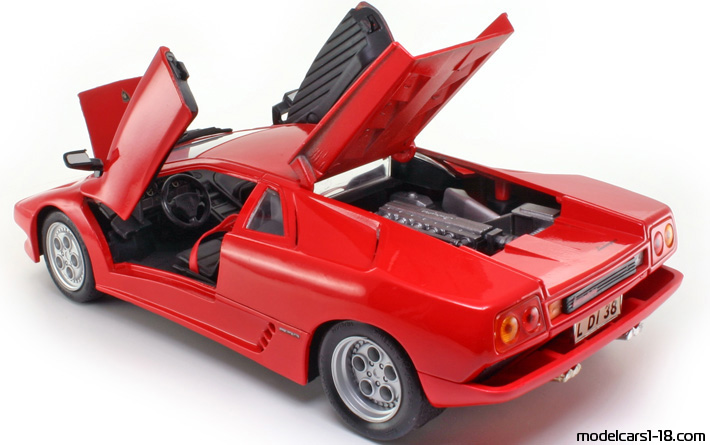 1989 - Lamborghini Diablo Maisto 1/18 (Kрасный) Открывающиеся части