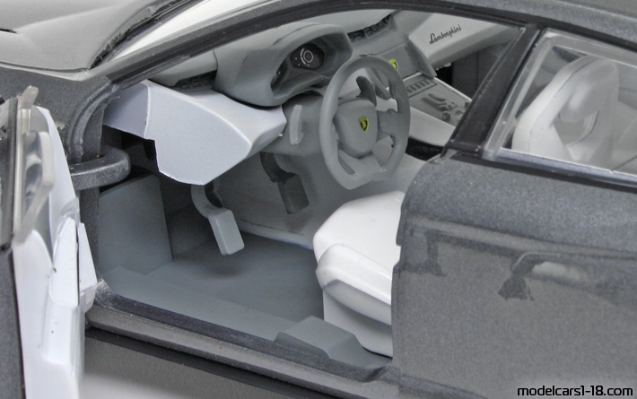 2008 - Lamborghini Estoque Concept Mondo Motors 1/18 (Серый ) Интерьер панель приборов