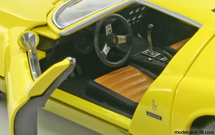 1967 - Lamborghini Miura P400 Anson 1/18 (Жёлтый / Жёлтый) Интерьер панель приборов