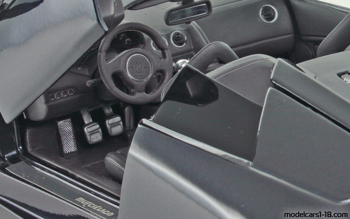 2001 - Lamborghini Murcielago Roadster Bburago 1/18 (Синий) Интерьер панель приборов