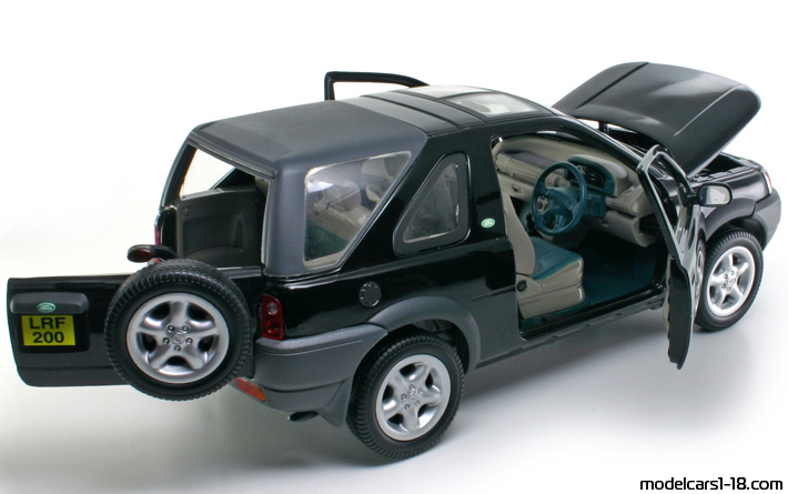 1997 - Land Rover Freelander ERTL 1/18 (Чёрный) Открывающиеся части