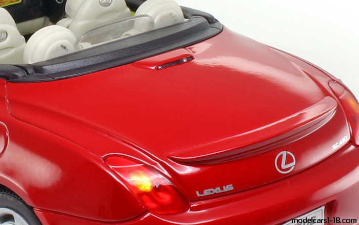 2001 - Lexus SC 430 Welly 1/18 (Kрасный) Багажник / Поднимающиеся фары