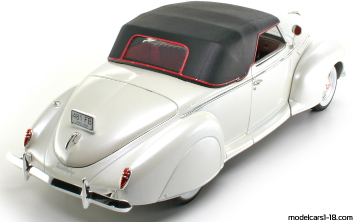 1939 - Lincoln Zephyr Signature Models 1/18 (Белый) Задняя правая сторона