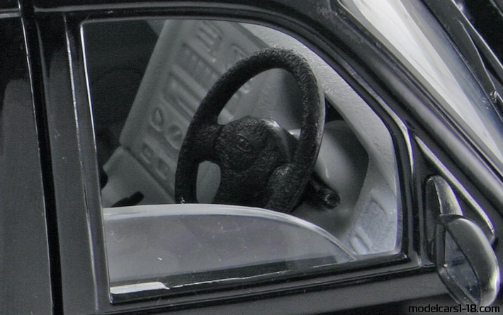 1998 - London Taxi TX1 Sun Star 1/18 (Чёрный) Интерьер панель приборов