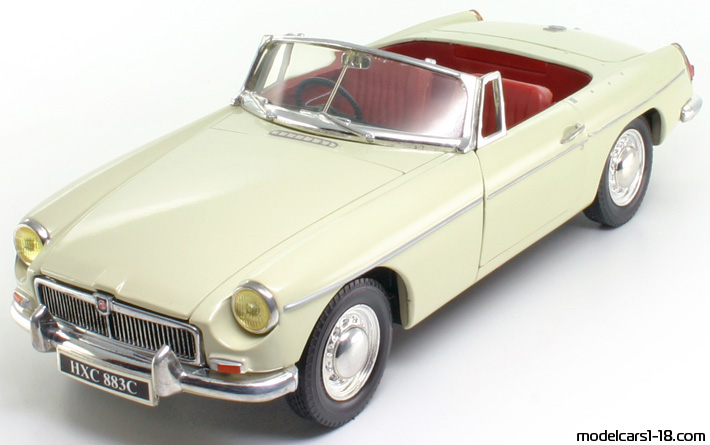 1963 - MG MGB MkI Corgi 1/18 (Green) Передняя левая сторона